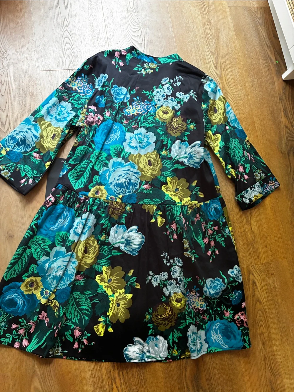 Tuckernuck Verdant Floral Royal Shirt Dress Black Bouquet Floral BNWT - Picture 4 of 4